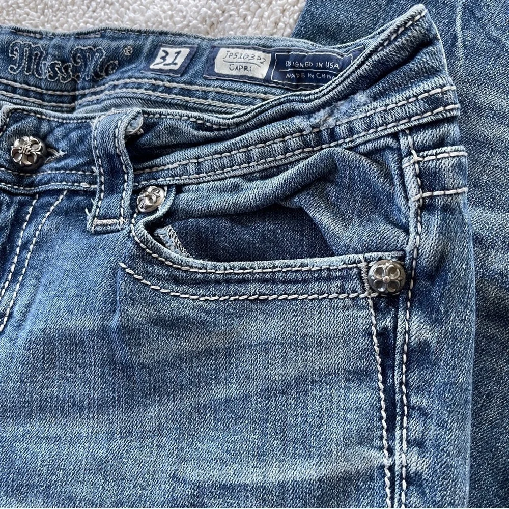 Miss Me Capri Jeans with embellished Wings Size 31 - Picture 10 of 11